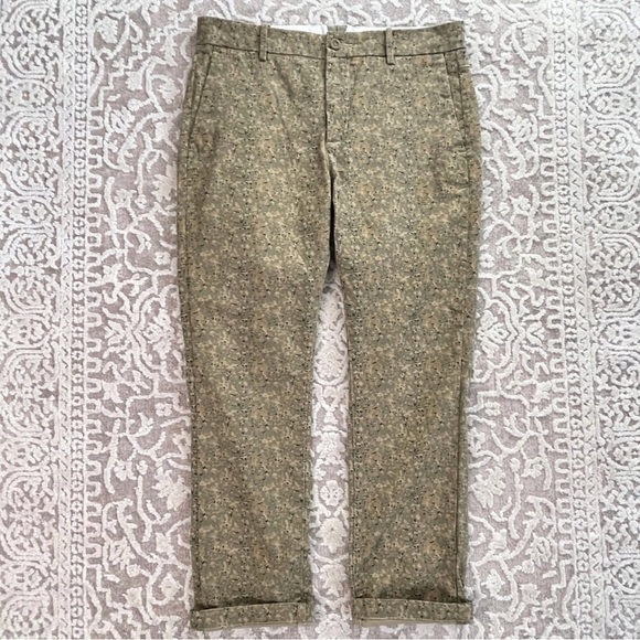 Levi’s Men’s 513 Slim Straight Camo Khaki Pants - Picture 2 of 15
